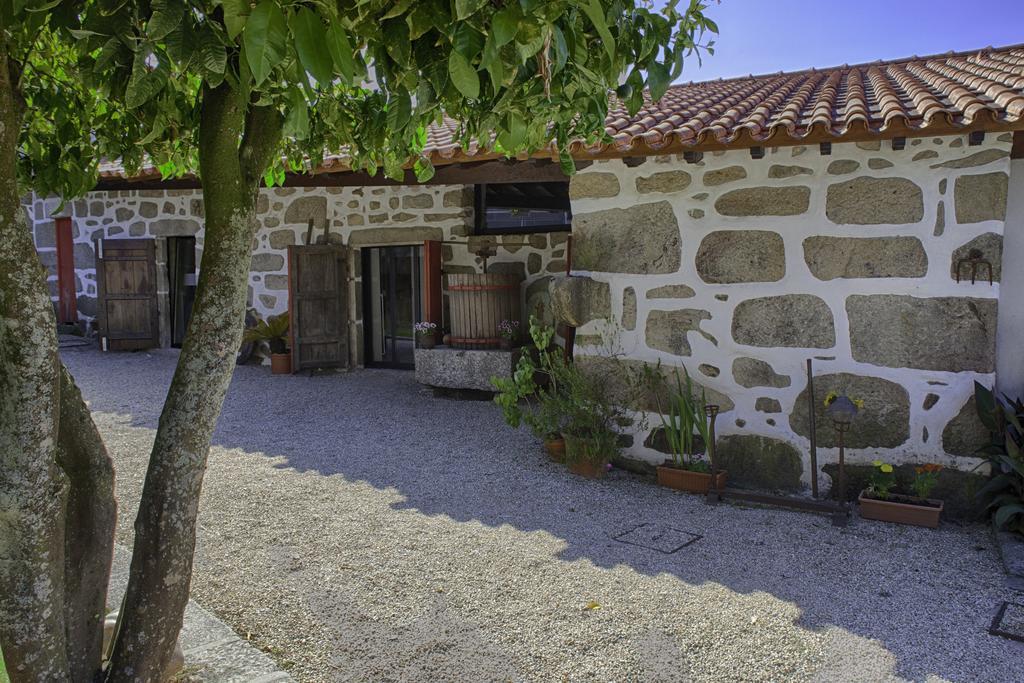 1720 Quinta Da Cancela - Winery & Farmhouse Guimarães Exteriör bild