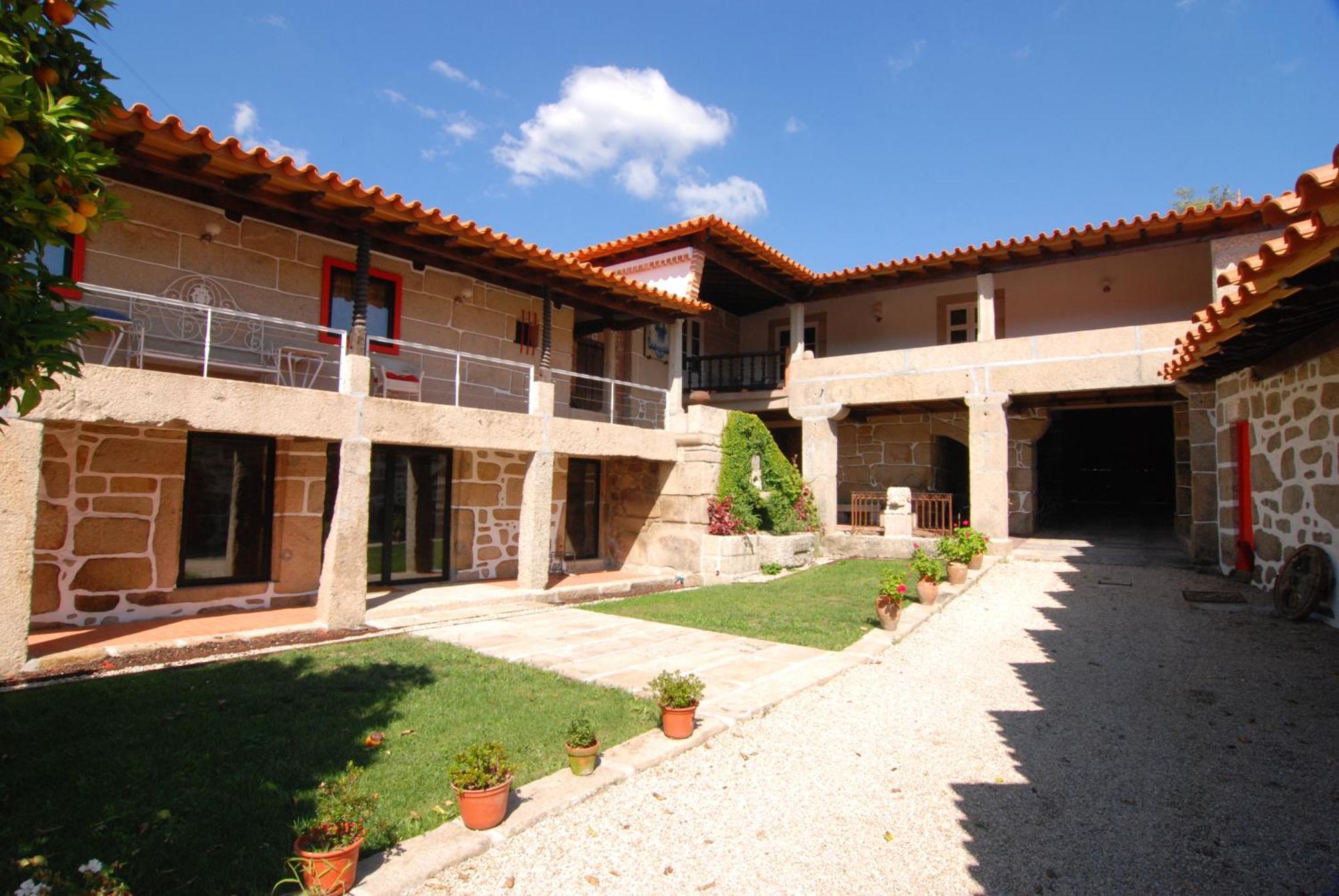 1720 Quinta Da Cancela - Winery & Farmhouse Guimarães Exteriör bild